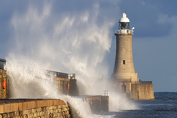 North Tyne Pier and Lighthouse. Mar. '23.